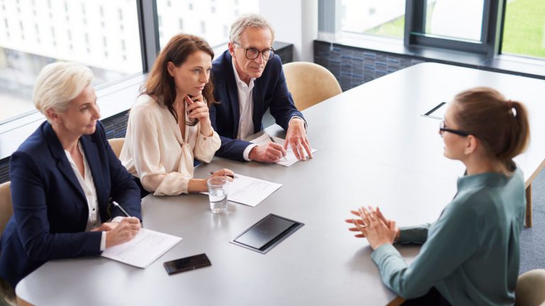 Qué debes preguntar (y qué no) en una entrevista de trabajo grupo CRIT