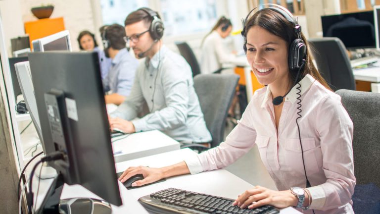 teleoperador Agente de Call Center, una profesión de futuro grupo CRIT